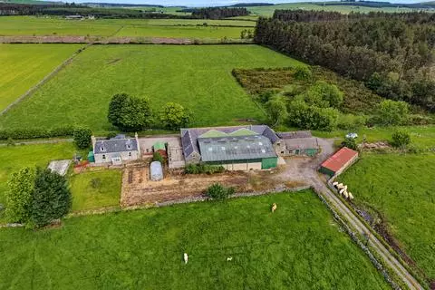 3 bedroom property with land for sale