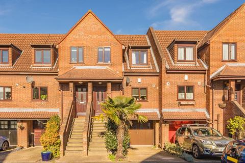 Rectory Grove, Hampton TW12