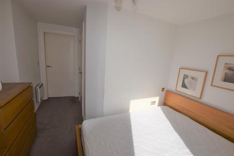 1 bedroom apartment to rent, The Basilica, Leeds City Centre