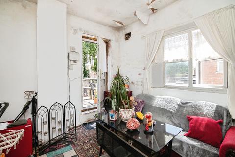 1 bedroom flat for sale, Lichfield Street, Bilston