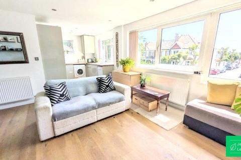 2 bedroom flat for sale, Granville Road, London