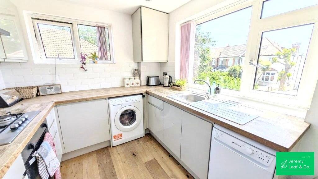 Apartment in London, London Borough of Barnet - View 4