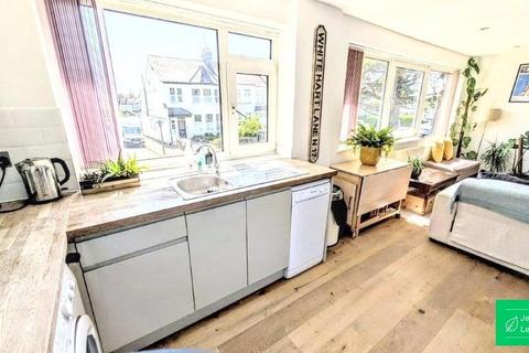 2 bedroom flat for sale, Granville Road, London