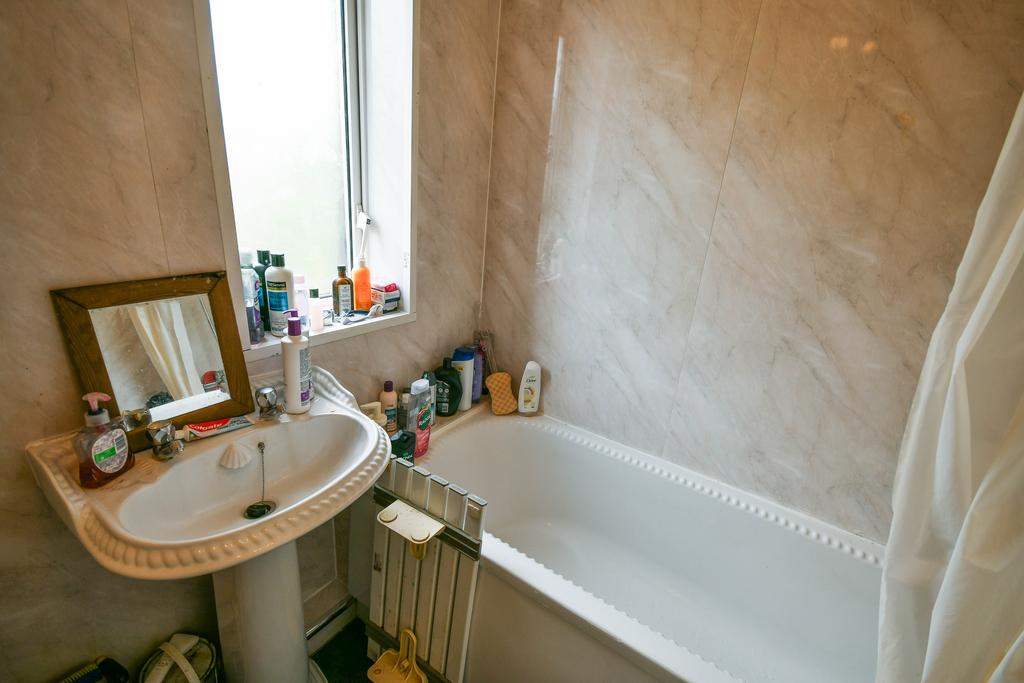 House in Newcastle upon Tyne, Tyne and Wear - More