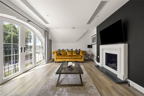 3 bedroom penthouse for sale, White Lion Gate, Cobham, KT11