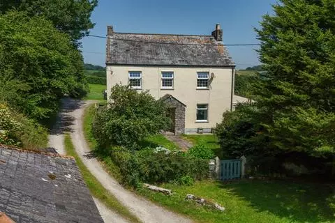 4 bedroom farm house for sale