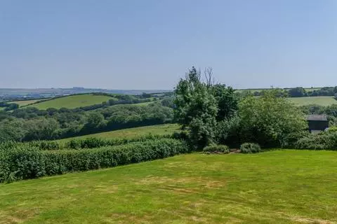 4 bedroom farm house for sale - View 2