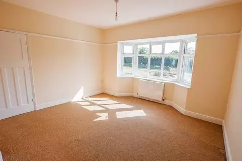 2 bedroom detached house to rent - View 3