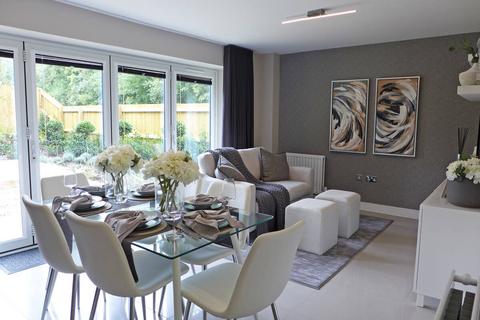4 bedroom detached house for sale, The Oaks, Keele ST5
