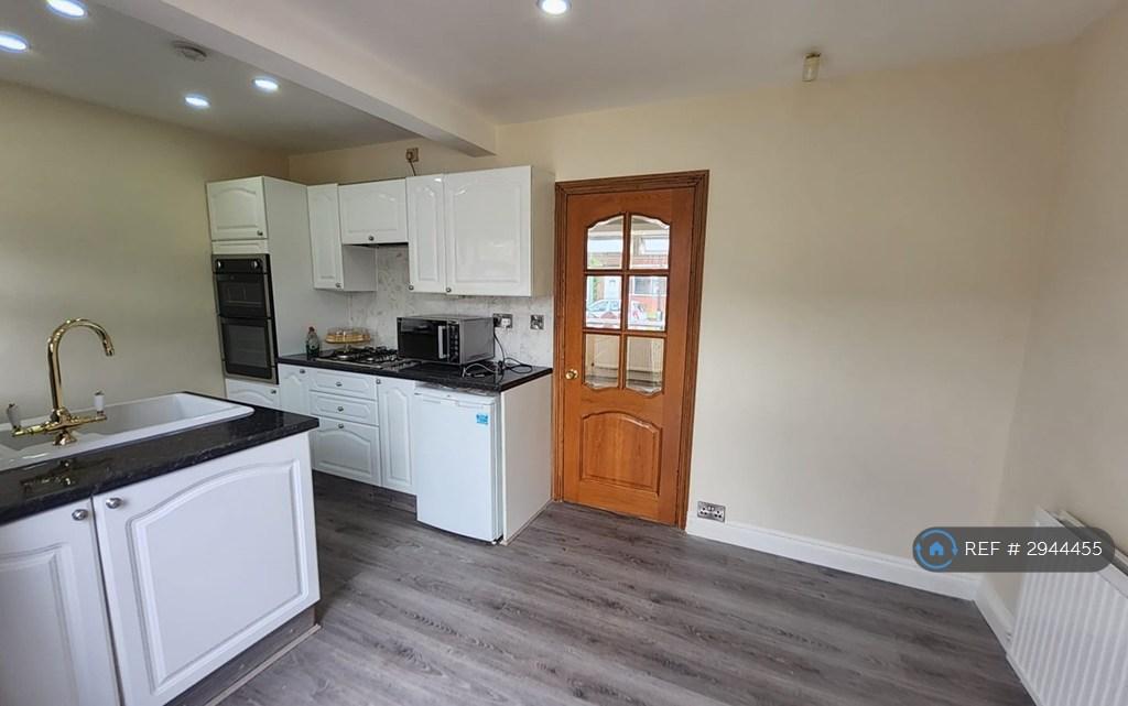 Deepdale Drive, Manchester, M27 - View 4