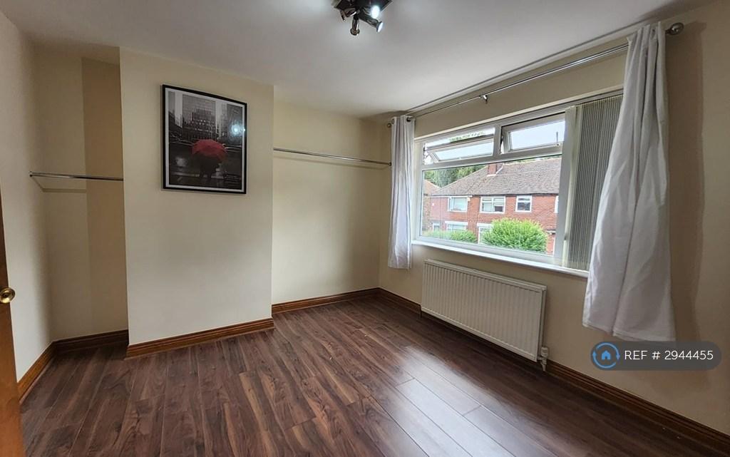 Deepdale Drive, Manchester, M27 - More