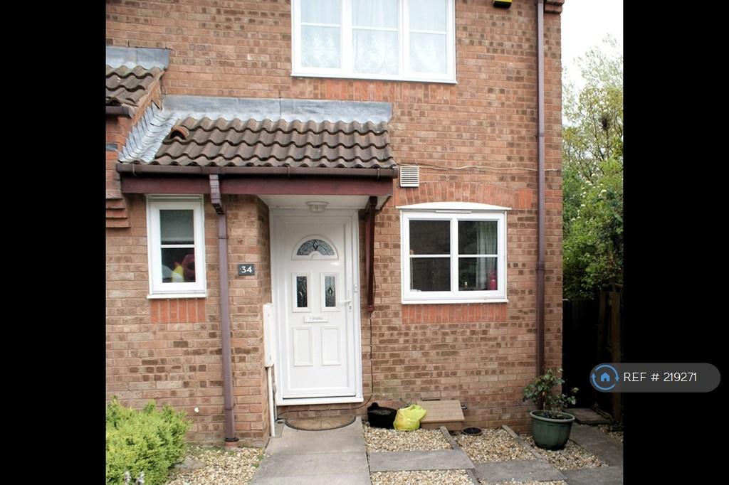 2 bedroom semi-detached house to rent