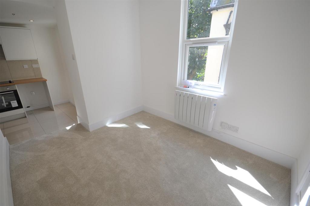 Apartment in Brighton, Brunswick - View 2