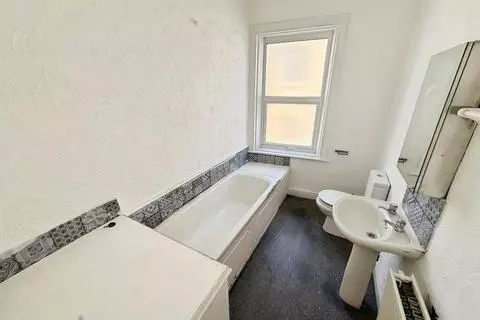 1 bedroom end of terrace house for sale - View 4