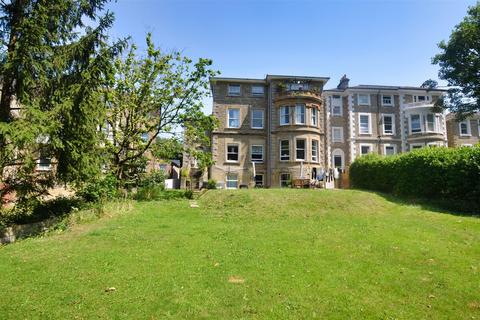 2 bedroom ground floor flat for sale, MINUTES FROM RYDE BEACH