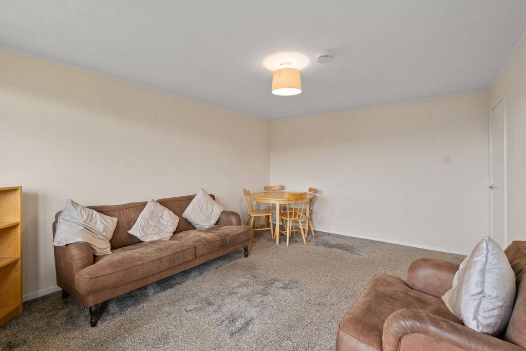 Apartment in Edinburgh, Blackhall - View 4