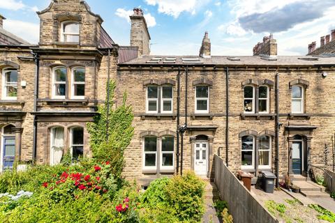 Wakefield Road, Huddersfield, HD5