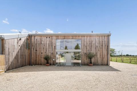 4 bedroom semi-detached house for sale, Hay Barn, Sturt Farm Courtyard, Oxford Road, Burford, Oxfordshire, OX18
