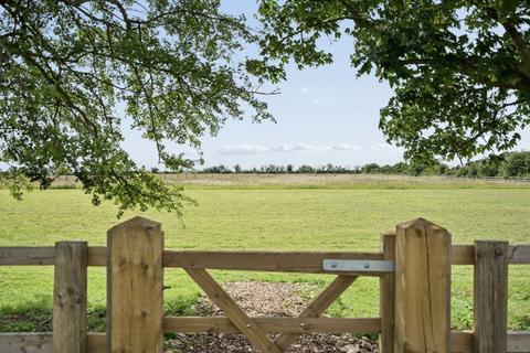 4 bedroom semi-detached house for sale, Hay Barn, Sturt Farm Courtyard, Oxford Road, Burford, Oxfordshire, OX18