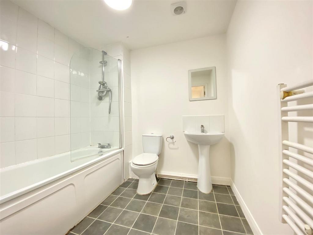 Apartment in Salford, Weaste - More