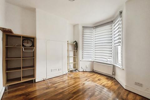 2 bedroom terraced house for sale, Chargeable Street, London E16