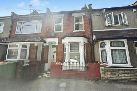 2 bedroom terraced house for sale, Chargeable Street, London E16