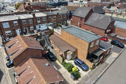 3 bedroom property with land for sale - View 3