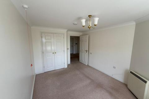 1 bedroom retirement property for sale, Flat 49, Highview Court, 46 Wortley Road, Highcliffe, Christchurch, Dorset