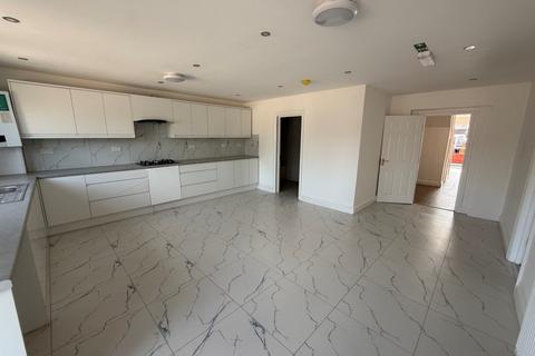 4 bedroom end of terrace house for sale, 18 Leyswood Drive, Ilford, Essex