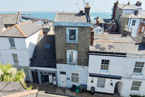 1 bedroom flat for sale, Flat 1, Dolphin House, 5 Castle Street, Ryde, Isle Of Wight