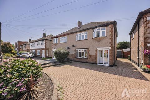 3 bedroom semi-detached house for sale, Pettits Lane North, Romford, RM1