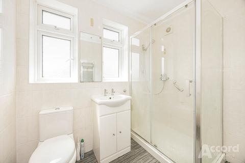 3 bedroom semi-detached house for sale, Pettits Lane North, Romford, RM1