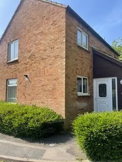 3 bedroom end of terrace house to rent