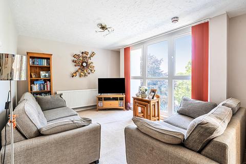 Manor Court, Weybridge, KT13