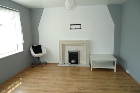 2 bedroom apartment to rent, Dewsbury Road, Leeds LS11