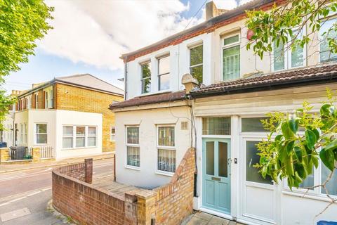 1 bedroom flat for sale, Grosvenor Road, London W7