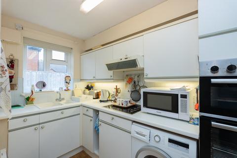 1 bedroom ground floor flat for sale, Milton Court Lane, Dorking