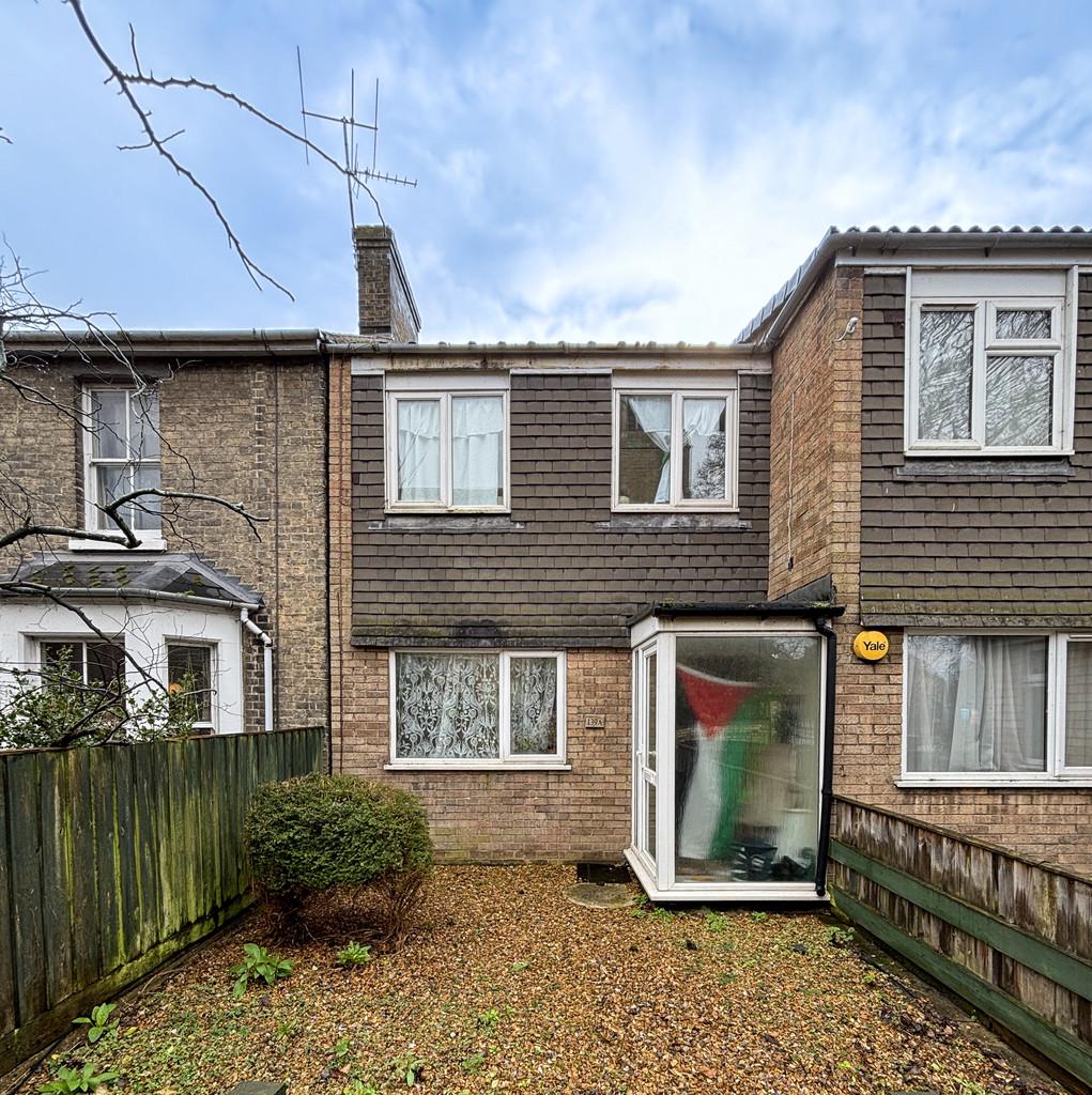 2 bedroom semi-detached house to rent