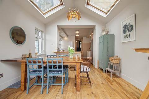 4 bedroom terraced house to rent, Rowallan Gardens, Broomhill