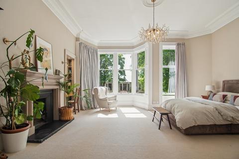 4 bedroom terraced house to rent, Rowallan Gardens, Broomhill
