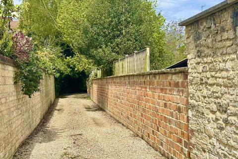 2 bedroom bungalow for sale, Central Cirencester