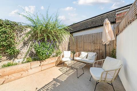4 bedroom end of terrace house for sale, Holdenby Road, Brockley, London, SE4