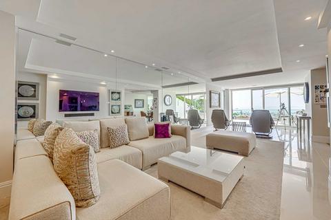 2 bedroom apartment for sale, Westcliff-on-sea SS0
