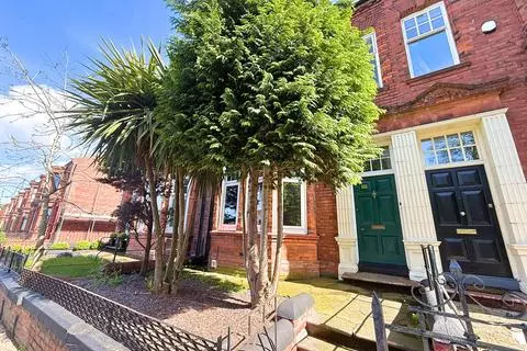 4 bedroom terraced house to rent