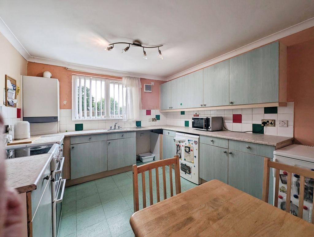Apartment in Newcastle upon Tyne, Blakelaw and North Fenham - View 3