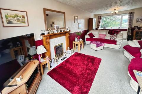 4 bedroom detached house for sale, New Court Drive, Egerton