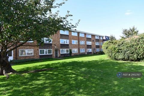2 bedroom flat to rent, Wellwood Road, Ilford, IG3