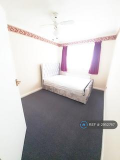 2 bedroom flat to rent, Wellwood Road, Ilford, IG3