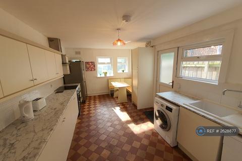 1 bedroom in a house share to rent, Falmouth St, Hull, HU5