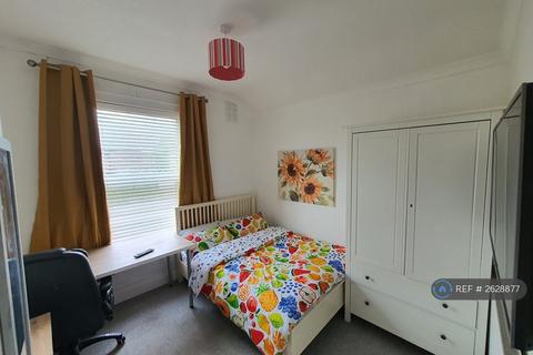 1 bedroom in a house share to rent, Falmouth St, Hull, HU5